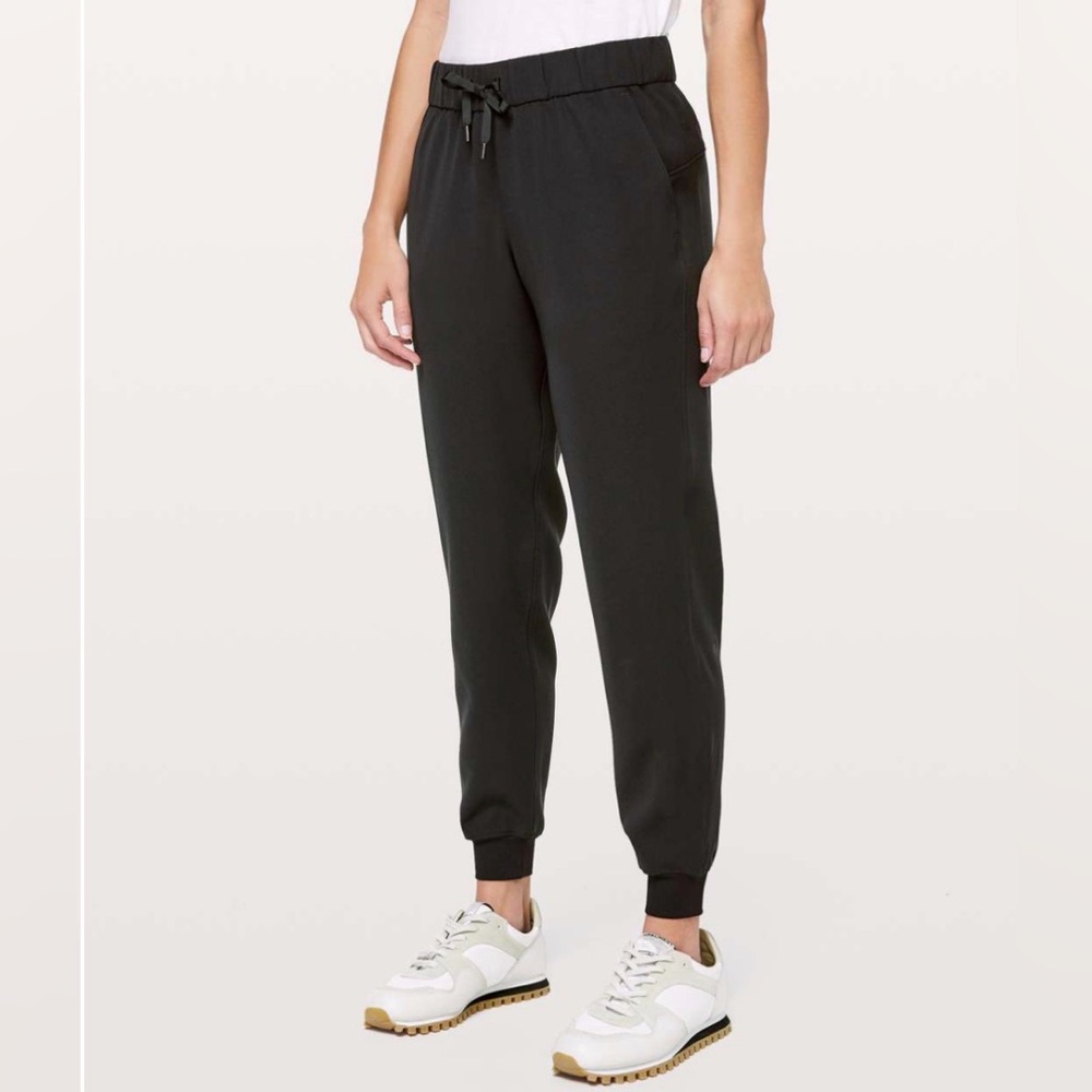 Lululemon‎ Black On The Fly Jogger